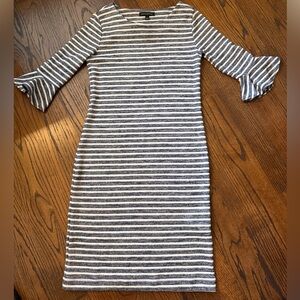 Banana Republic flutter sleeve dress
